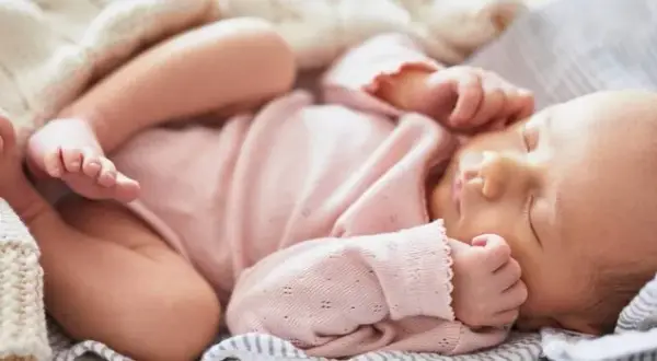 Śmierć łóżeczkowa do kiedy? Kluczowe informacje o ryzyku SIDS