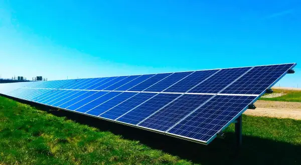Fotowoltaika co to takiego? Zrozum, jak oszczędzać na energii