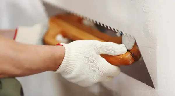 Jaki tynk silikonowy czy silikatowy - który wybór jest lepszy dla Ciebie?