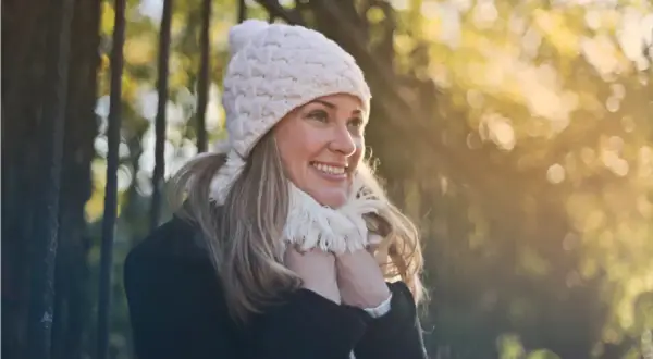 Modne czapki tej zimy: trendy, style i porady na każdą okazję
