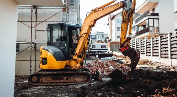 Jak wybrać PKD dla usług minikoparką? Unikaj kosztownych błędów