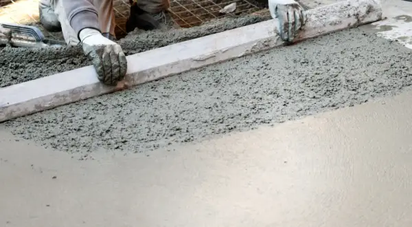 Jaki beton na taras? Wybierz trwałość i estetykę bez błędów
