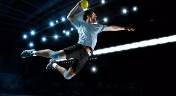 Jak grać w piłkę ręczną? Poznaj zasady, techniki i najlepsze strategie