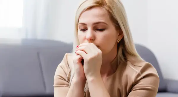 Jakie modlitwy wchodzą w skład pacierza? Odkryj ich znaczenie i moc