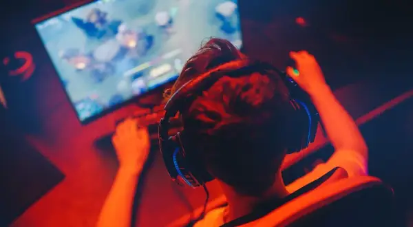 Jak pożyczyć grę na Steam i uniknąć problemów z udostępnianiem