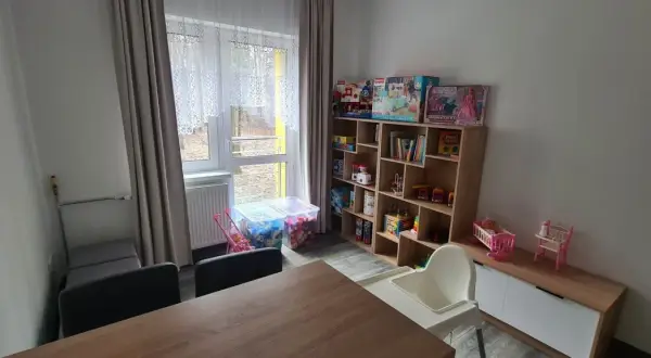 Dom samotnej matki: jak wygląda życie i wsparcie w placówce