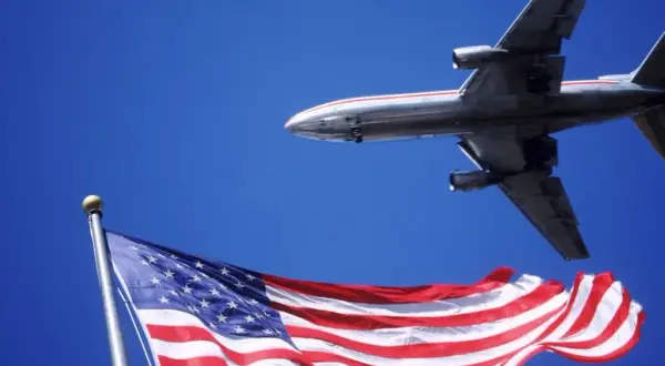 Ile trwa lot do Los Angeles? Poznaj czasy lotów z Polski