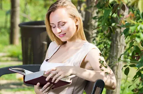 Motyw ogrodu w literaturze: odkryj jego ukryte znaczenia i symbolikę