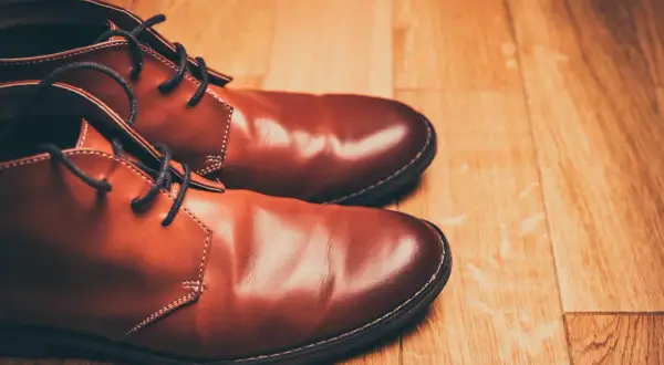 Czy pastować nowe buty? Odkryj korzyści i najlepsze praktyki pielęgnacji