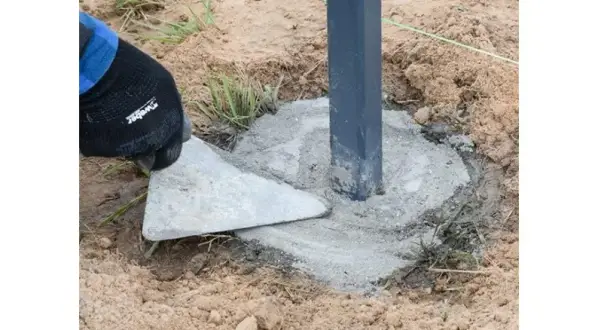 Jak wybrać najlepszy cement do słupków ogrodzeniowych dla trwałych fundamentów