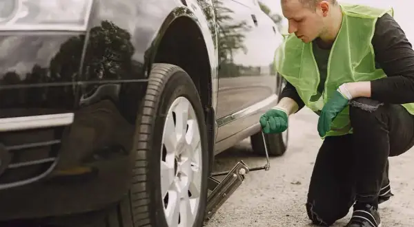 Gdzie podłożyć lewarek Skoda Octavia, aby uniknąć uszkodzeń?
