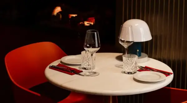 Gdzie zjeść w Warszawie? Odkryj najlepsze restauracje i smaki