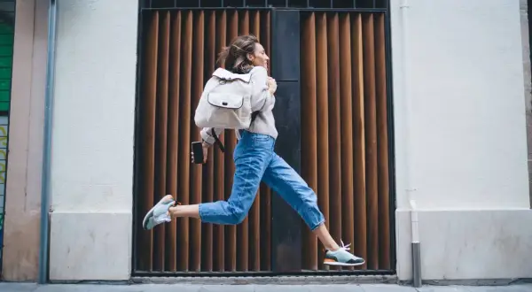 Co to są sneakersy damskie i dlaczego powinny znaleźć się w każdej szafie