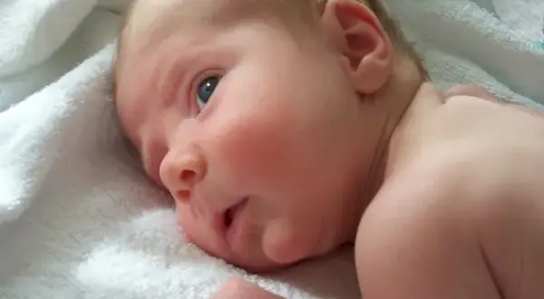 Niepokojące objawy u 4-miesięcznego dziecka, które mogą niepokoić rodziców
