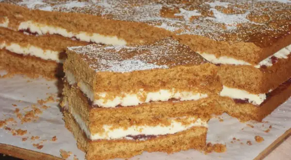 Pyszny przepis na ciasto z masą grysikową, który zachwyci każdego smakosza