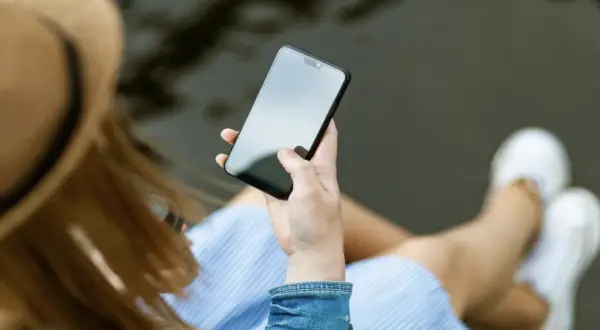 Plusy i minusy mobilnej wersji platformy rozrywkowej w 2025 roku