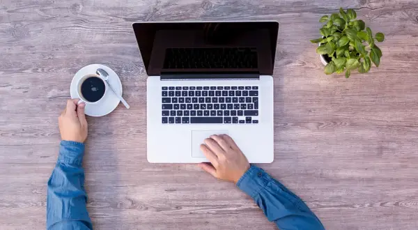 Najlepsze platformy do nauki umiejętności komputerowych online