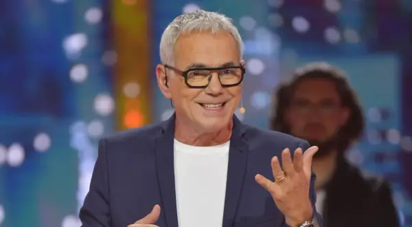 Pierwszy prowadzący jaka to melodia – historia i ciekawostki o show