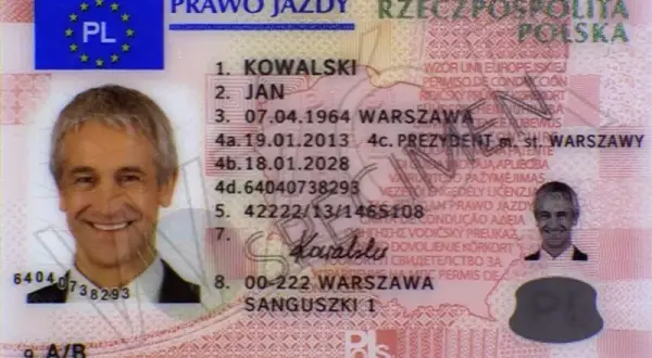 Jak sprawdzić kiedy odebrać prawo jazdy i uniknąć problemów z odbiorem