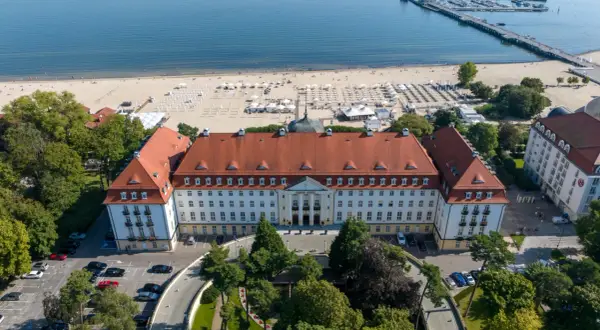 Hotel Marmur gdzie jest? Odkryj tajemnice fikcyjnego miejsca w Sopocie