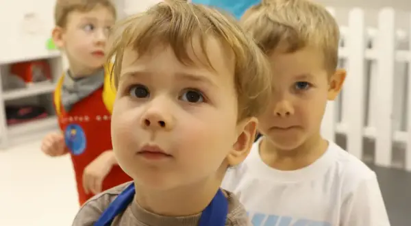 Czy twój przedszkolak dojrzał do nauki? Kluczowe oznaki gotowości
