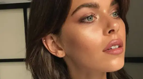 Annabelle Minerals podkład rozświetlający – właściwości, opinie i najlepsze sposoby aplikacji