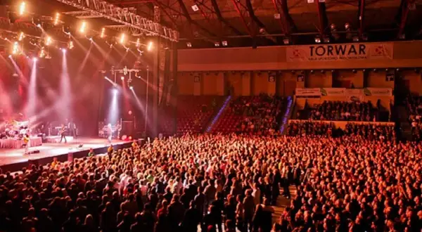Gdzie zagrać koncert w Warszawie? Odkryj najlepsze miejsca na wydarzenia