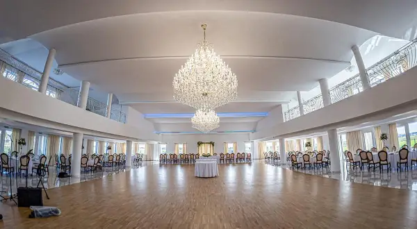 Historia Kryształowego Pałacu w Rudzie: tajemnice monumentalnej budowli