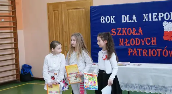 Motyw małej ojczyzny w literaturze: jak kształtuje naszą tożsamość