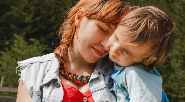 Kim jest mama: Kluczowa rola matki w życiu dziecka i rodziny