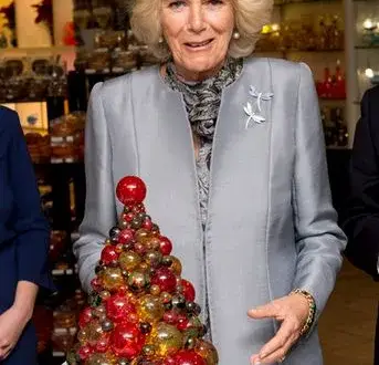 Ile ma lat Camilla Parker Bowles? Zaskakująca prawda o jej wieku