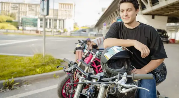 Kubek motocyklisty: Jaki wzór zachwyci fana jednośladów?