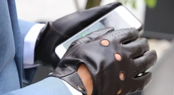 Jak rozciągnąć rękawice motocyklowe, aby uniknąć dyskomfortu podczas jazdy