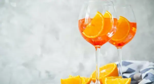 Orzeźwiający drink z aperolem i sprite – łatwy przepis na lato