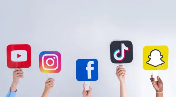 Jak usunąć grupę na Facebooku – proste kroki, aby uniknąć problemów