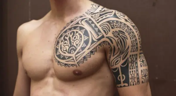Tatuaż polinezyjski znaczenie symboli: odkryj głębię ich duchowości