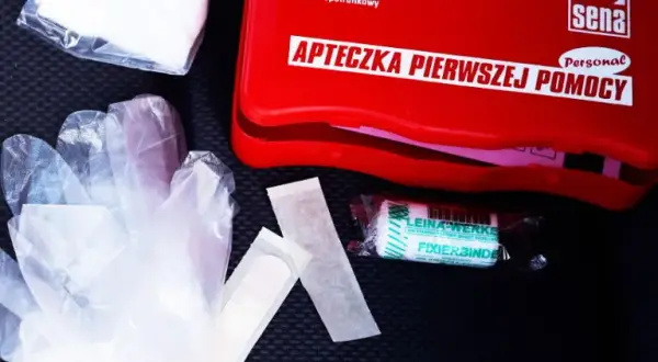 W jakich krajach apteczka samochodowa jest obowiązkowa? Sprawdź, gdzie grożą kary