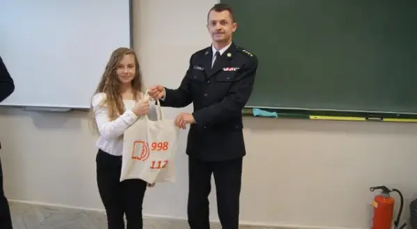 Ile zarabia starszy kapitan w straży pożarnej? Fakty, które zaskakują