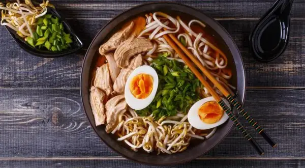 Czy ramen jest zdrowy? Odkryj, co wpływa na jego wartość odżywczą