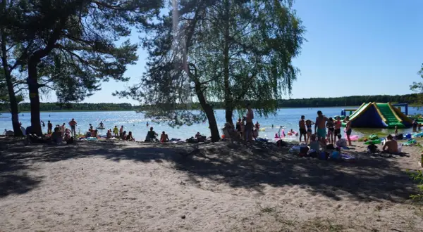 Niezapomniane atrakcje nad jeziorem Zagłębocze, które musisz poznać