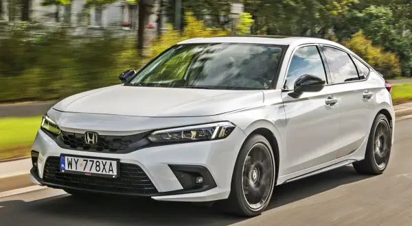 Honda Civic 11 generacja: Czy to najlepszy model na rynku kompaktów?
