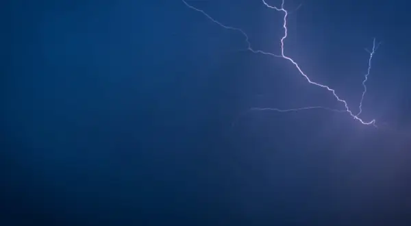 Napięcie elektryczne: Jednostki i definicja napięcia w praktyce i teorii
