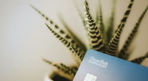 Revolut – aplikacja płatnicza dostępna w Polsce