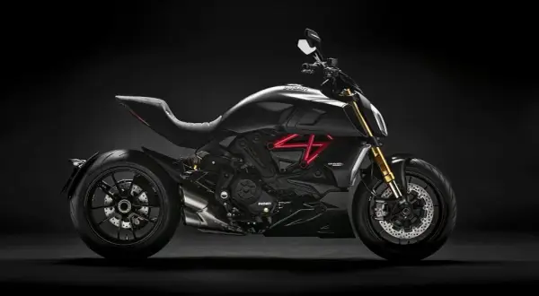 Jak wybrać idealny motocykl dla kobiety – porady i najlepsze modele