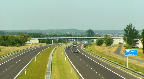 Kto wymyślił autostrady i jak zmieniły transport na zawsze