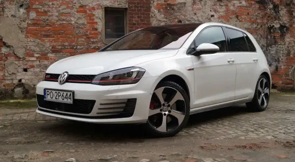 Golf GTI 7: Czy warto kupić ten sportowy model? Opinie i recenzje