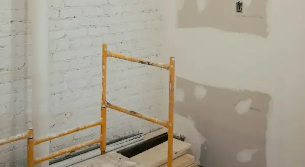 Ile tynku maszynowego na m2? Poznaj realne zużycie i oszczędności