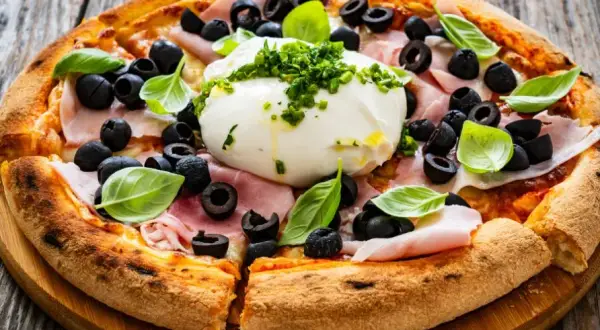 Co na pizzę domową? Odkryj najlepsze składniki i przepisy