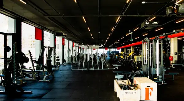 Fitness Business Class: Jak aktywność fizyczna wpływa na efektywność biznesową i podejmowanie decyzji