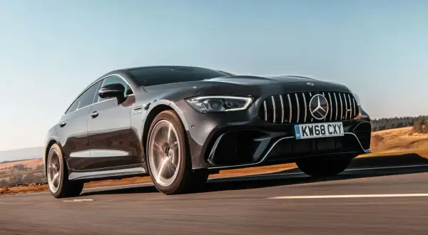 Mercedes-AMG GT 4-drzwiowy: luksus, osiągi i porównania z konkurencją